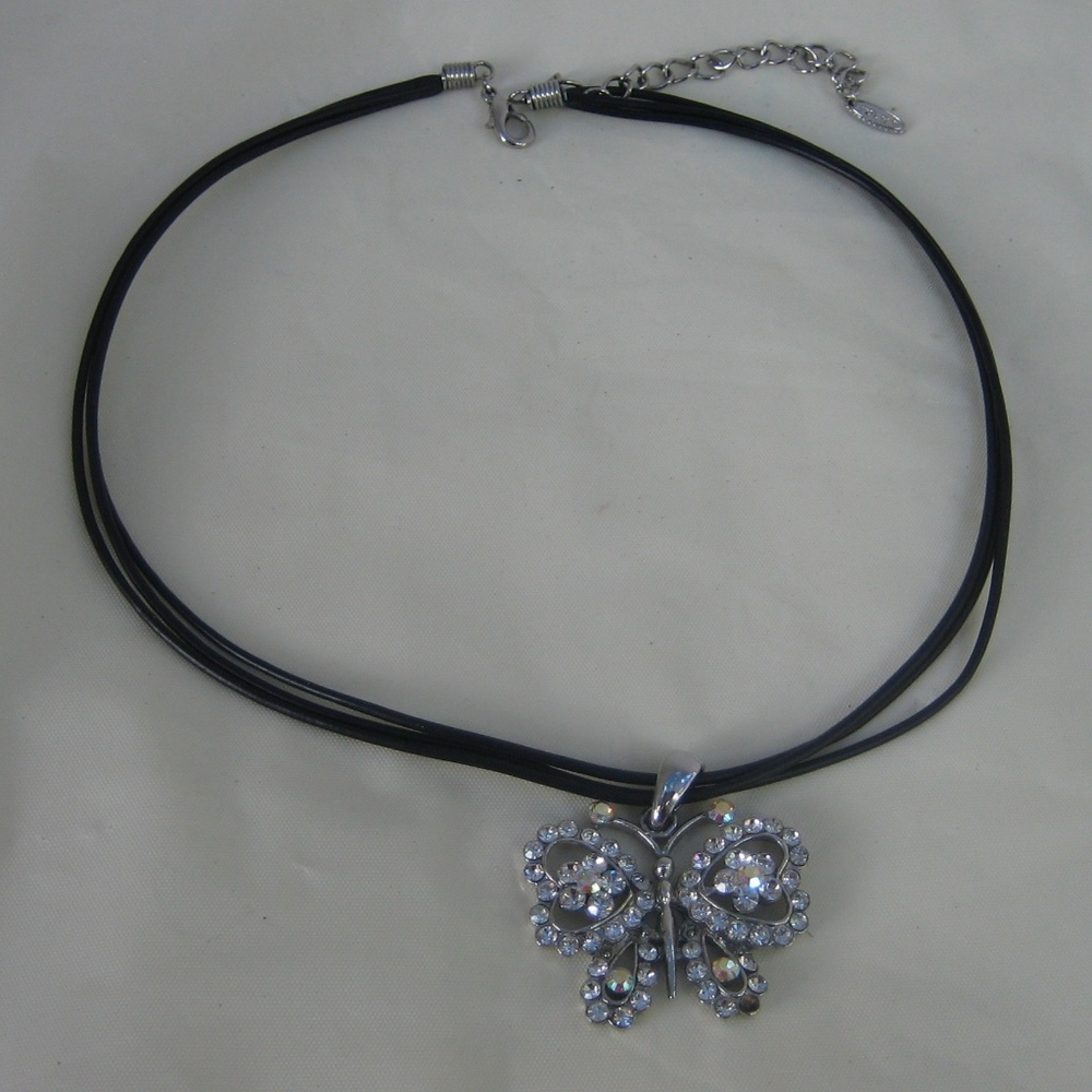 VOLM Butterfly Rhinestone Pendant Choker